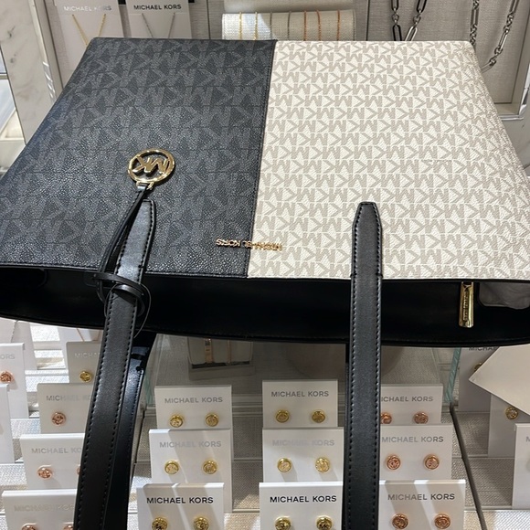 Michael Kors Jet Set Medium Two-Tone Logo Tote Shoulder Bag
BLACK COMBO
NWT - Picture 12 of 16